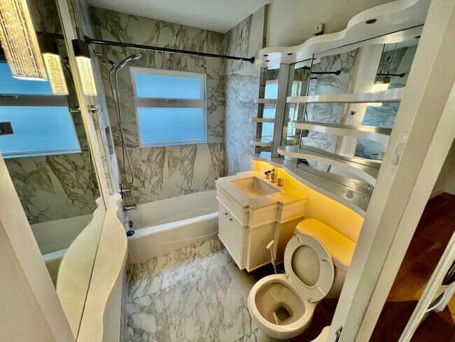 Building Photo - 1072F-A/B-PGPM-T/L-CS