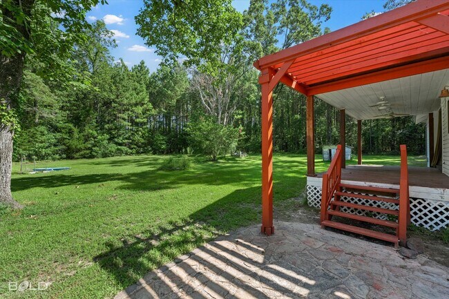 Building Photo - 3 Bedroom 2 Bathroom Home in Plain Dealing