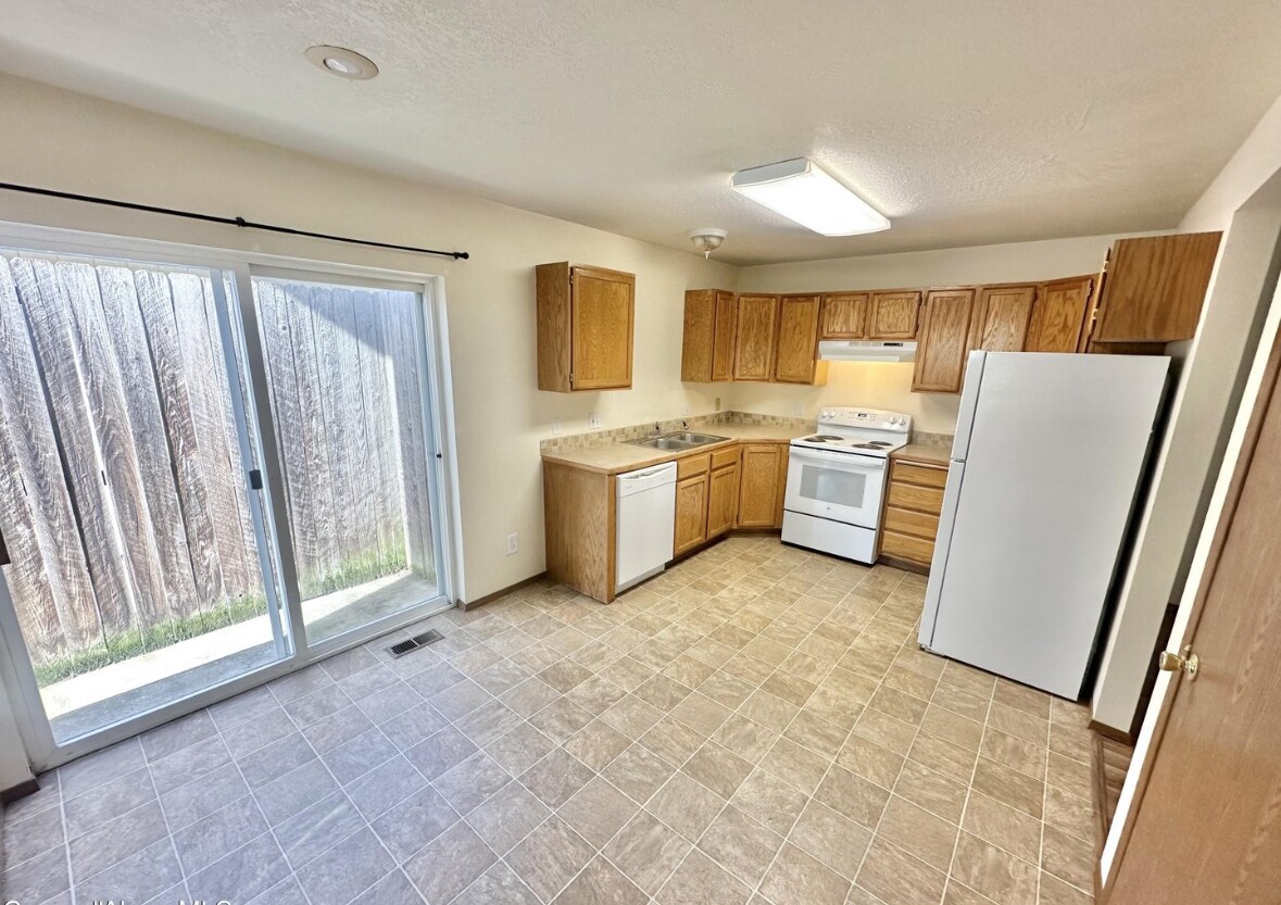 Building Photo - 107 N Caton St