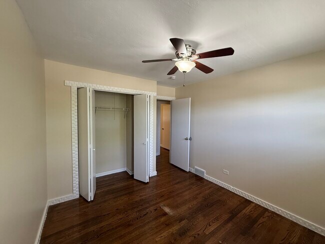 Building Photo - 8517 W 87th Pl