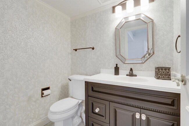 Building Photo - 5380 N Ocean Dr