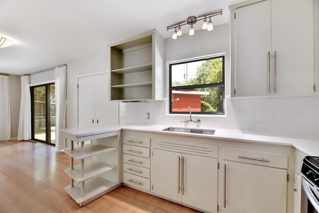 Building Photo - 4702 Philco Dr