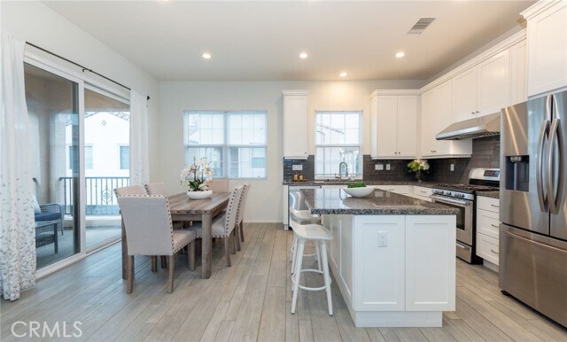 Building Photo - 53 Strawberry Grove