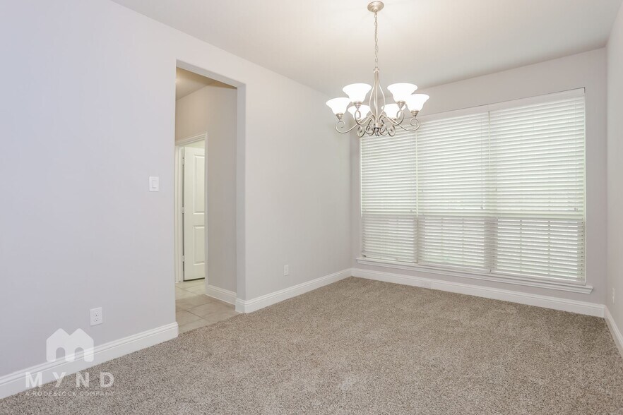 Building Photo - 120 Knight of Realm Blvd