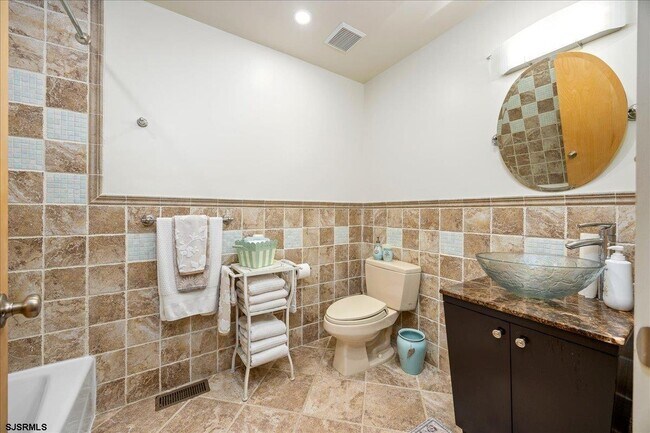 Building Photo - 7701 Atlantic Ave