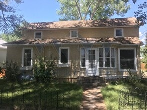 Building Photo - 911 E Steele St