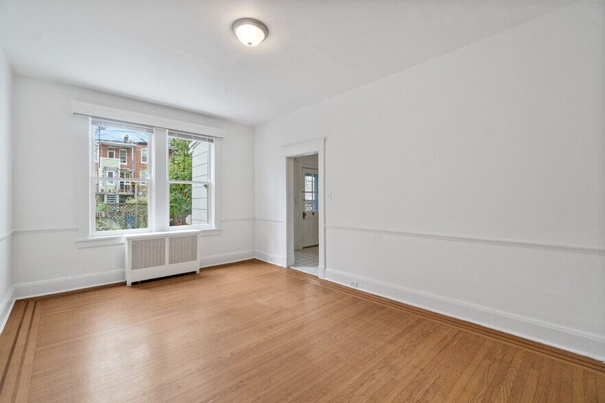 Building Photo - 2926 Wyman Pky