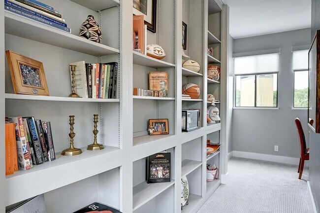 Building Photo - 1707 Spyglass Dr