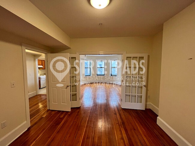 Building Photo - 881 Massachusetts Ave