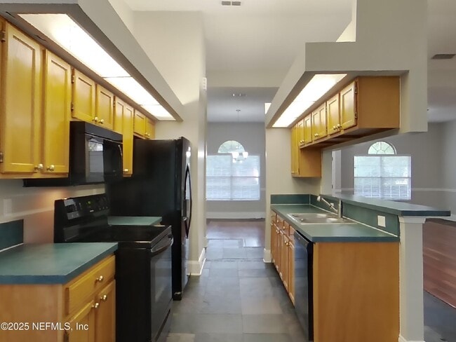 Building Photo - 477 Federal Hill Rd