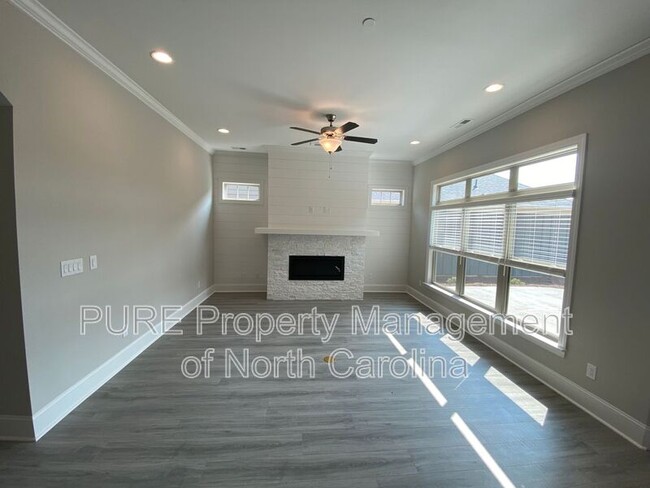 Building Photo - 9049 Treetop Wy NW