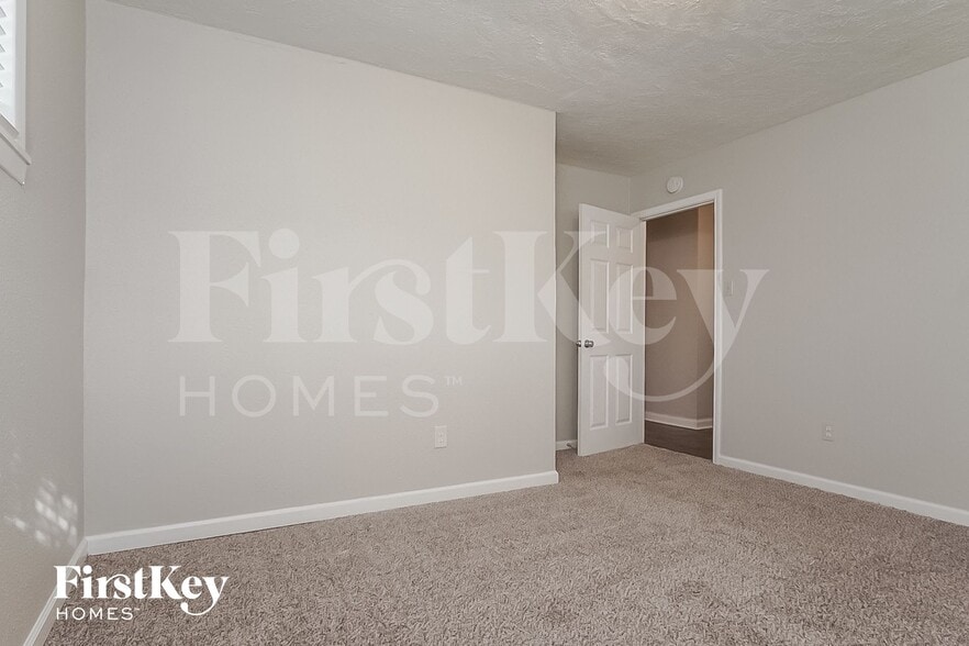 Building Photo - 2505 Texas Ave