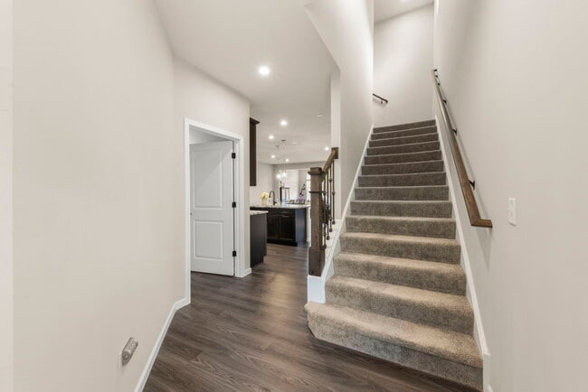 Building Photo - 2220 Weatherbee Ln