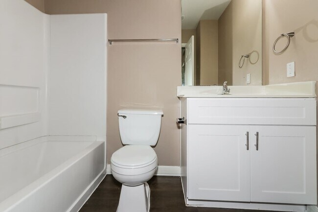 Building Photo - 28910 Rio Grande River Dr