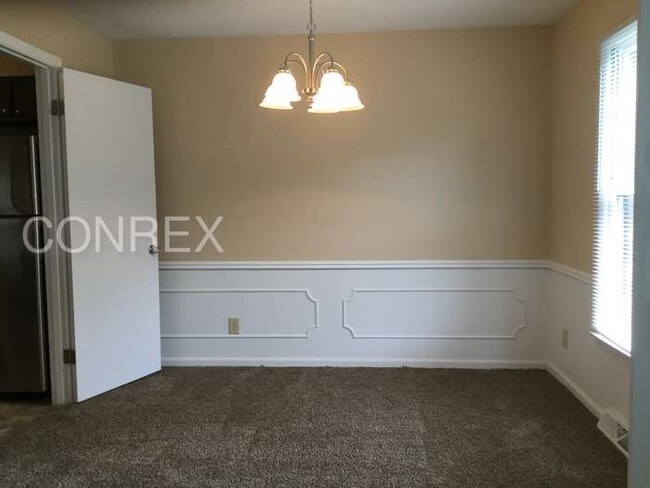 Building Photo - Beautifully Renovated Home