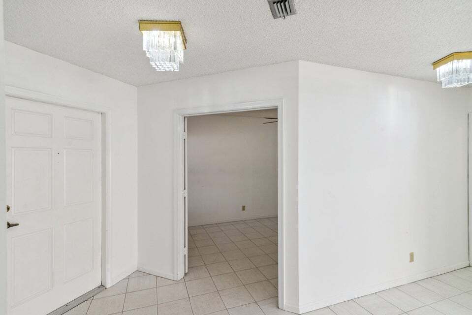 Building Photo - 7842 Villa Nova Dr