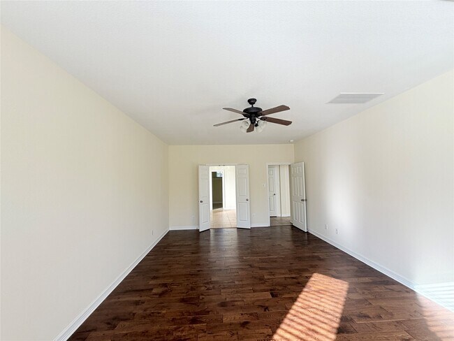 Building Photo - 28015 Silverstream Ct