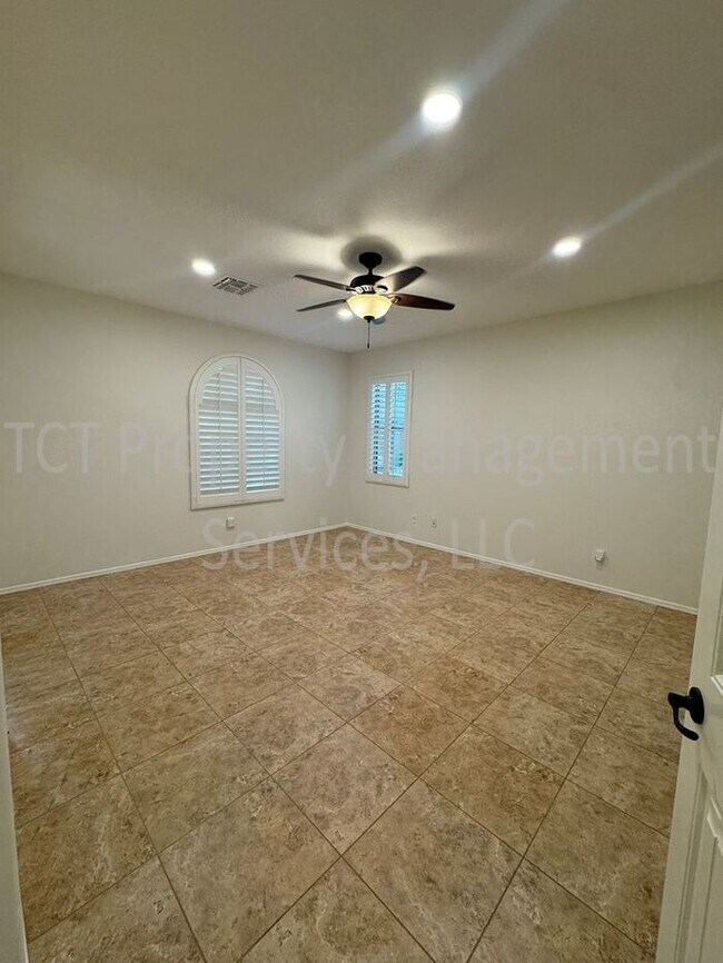 Building Photo - Beautifully Updated Bungalow in Power Ranch