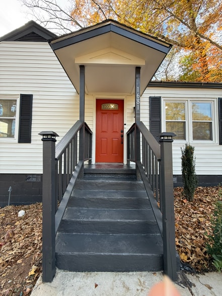 Building Photo - 1681 Stanton Rd SW