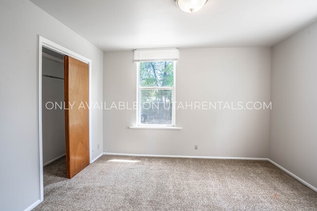 Building Photo - 212 S 1600 W