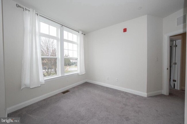 Building Photo - 220 Charles Ellis Dr