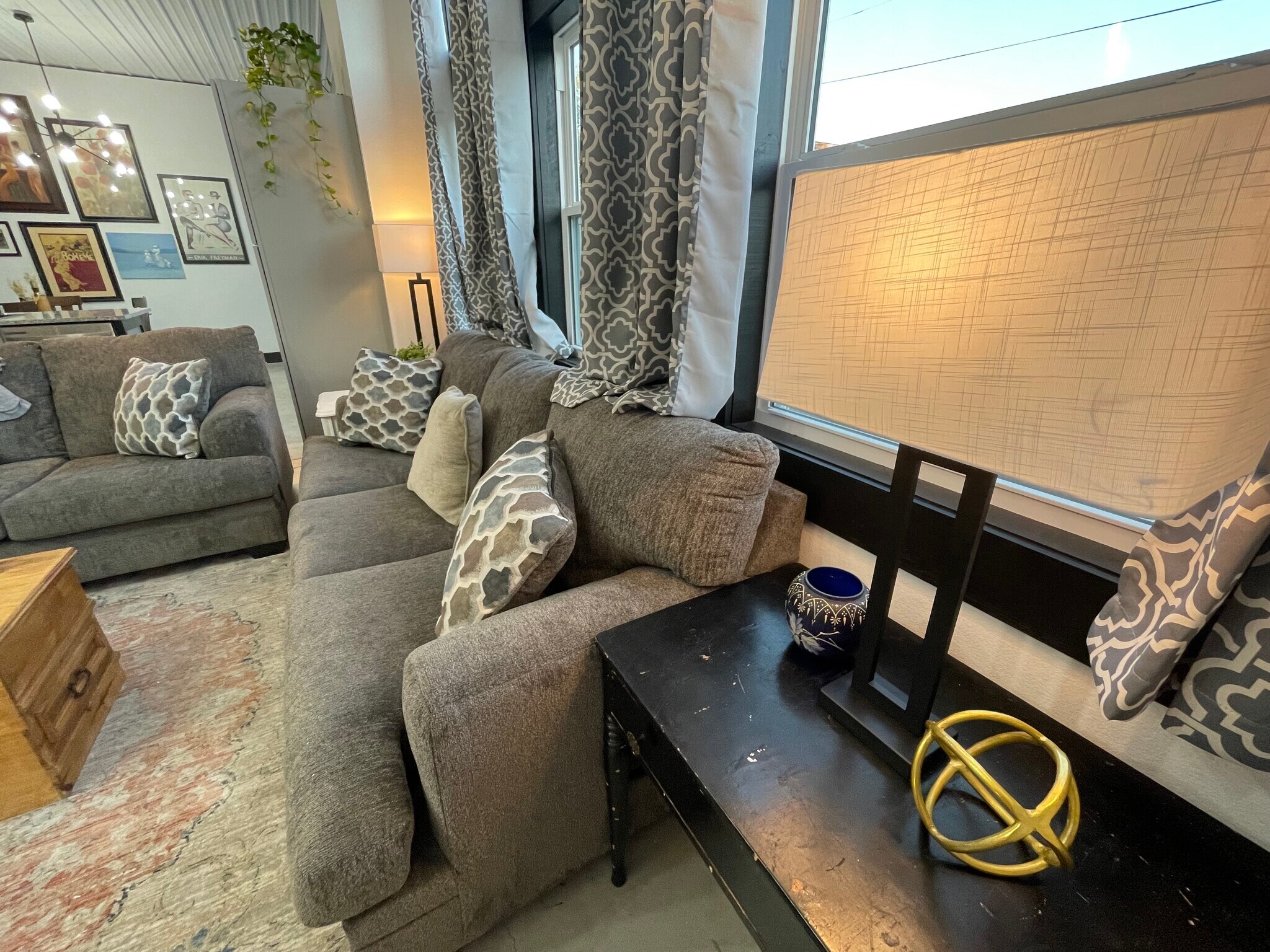 Building Photo - 475 S Hickory St