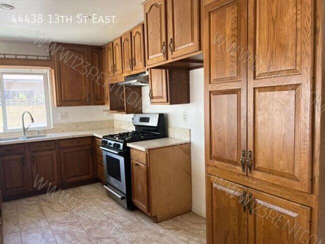 Building Photo - 44438 13th St E