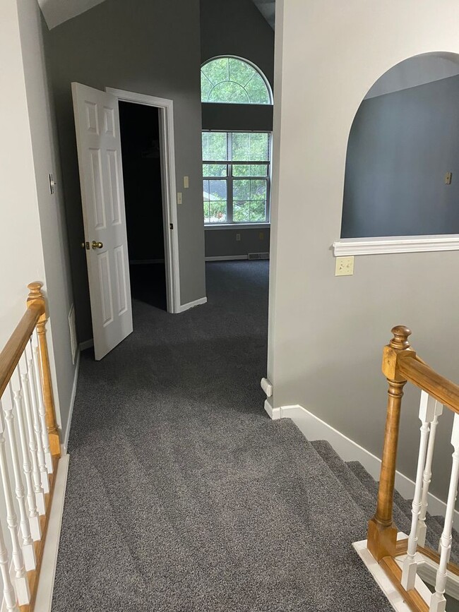Building Photo - Beautiful & Spacious House in Green Meadow...