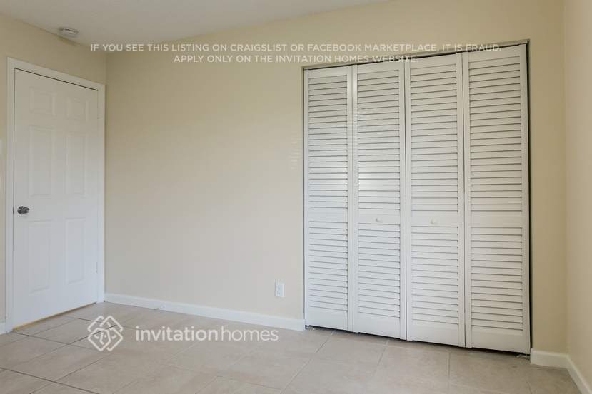 Building Photo - 7425 SW 12th Ct