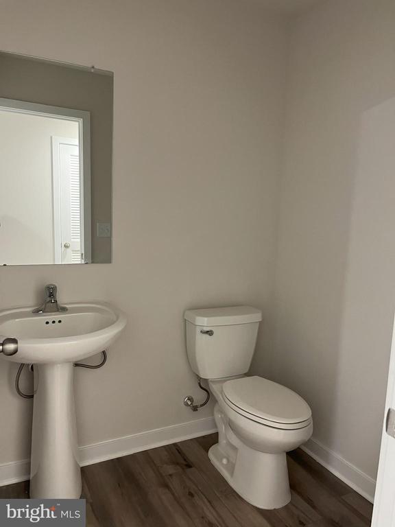 Building Photo - 305 Nickel Ln