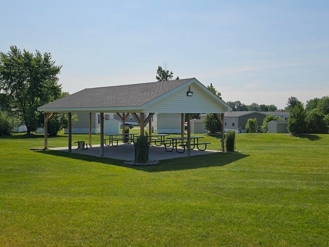 Building Photo - 234 Maple