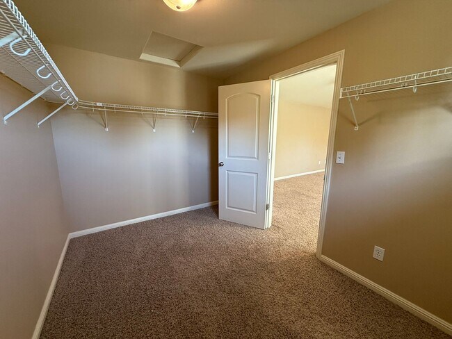 Building Photo - 4 Bedroom Home For Rent In The Dalles