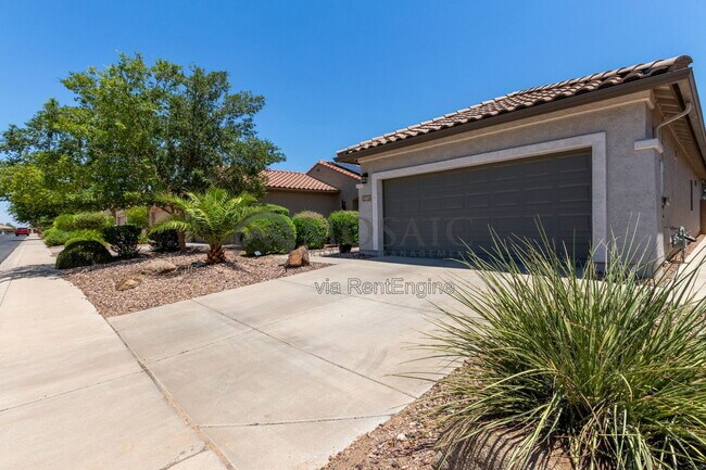 Building Photo - 2327 N Pecos Dr