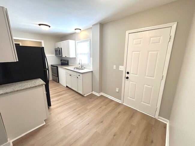 Building Photo - 124 Cottonwood Dr