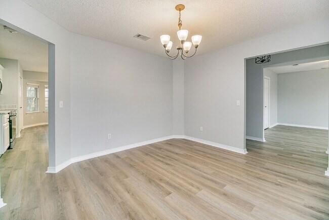 Building Photo - Beautiful property in highly desirable Lilian Woods Subdivision!