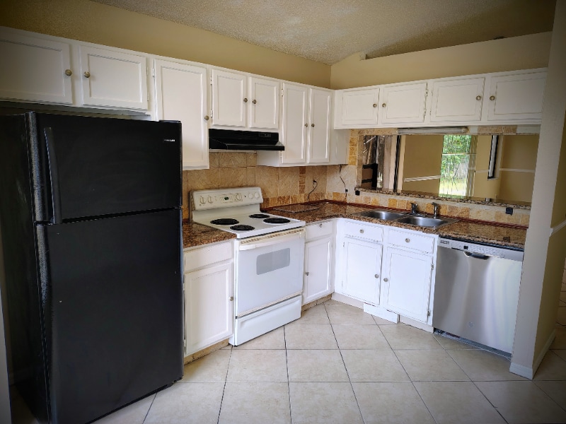 Building Photo - 6560 Chantry St