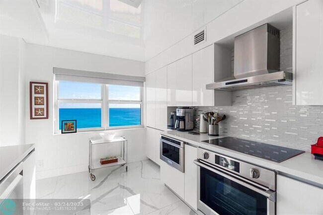 Building Photo - 5000 N Ocean Blvd