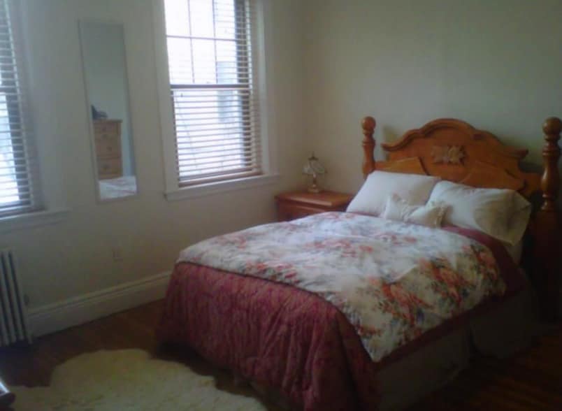 Building Photo - 52 Queensberry St