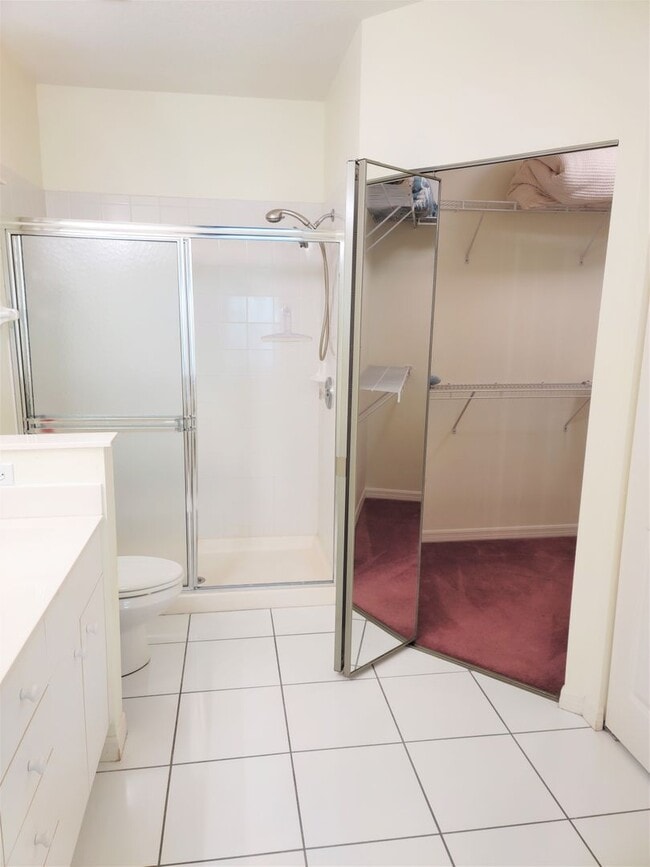 Building Photo - Annual Furnished - Attractive 2 Bedroom 2 Bathroom Plus a Den Condo with 2nd floor Reserve View!