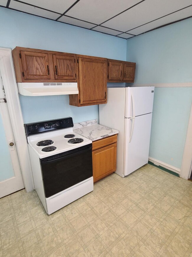 Eat In Kitchen and Laundry area - 2202 Adams Ave