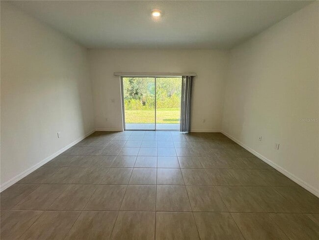 Building Photo - 3081 Skyline Lp
