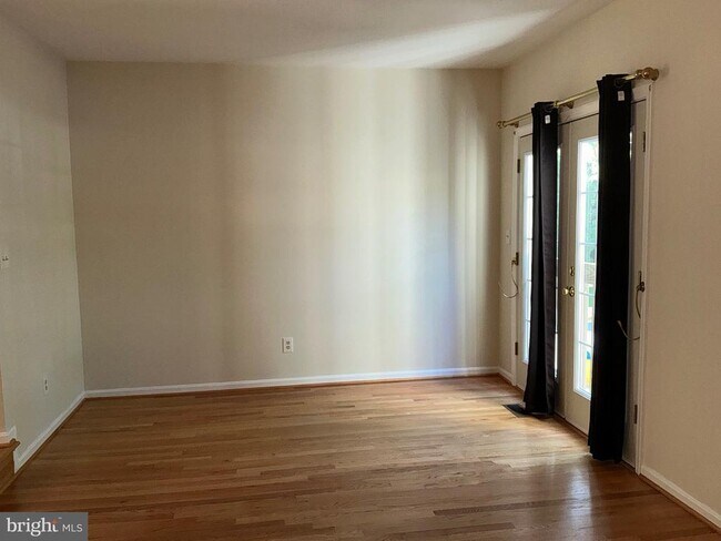 Building Photo - 1311 Templeton Pl