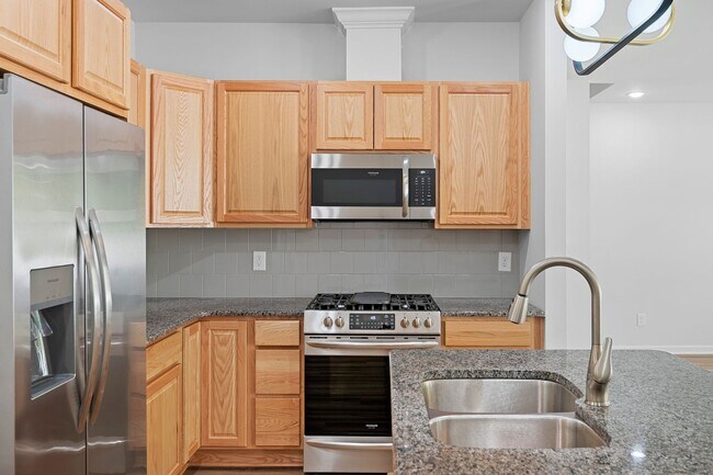 Building Photo - Charming 3 bedroom 2.5 bath Townhome in Wake Forest