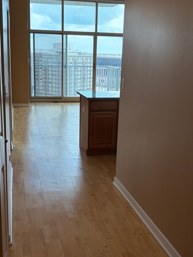 Building Photo - 1600 S Indiana Ave