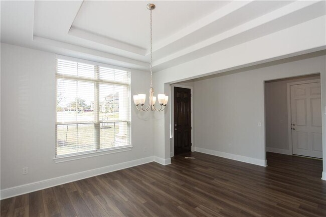 Building Photo - 3300 Scenic Valley Dr