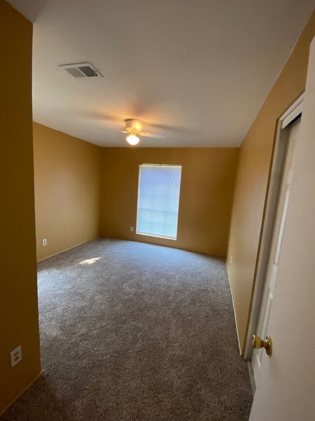 Building Photo - Freshly Renovated 3 Bedroom Home for Lease in North Shreveport