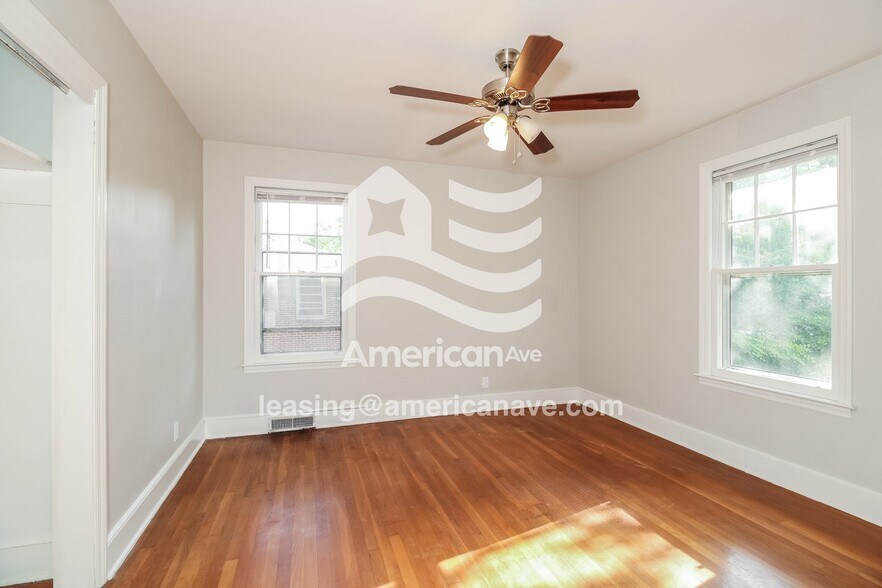 Building Photo - 3028 Dennis Dr