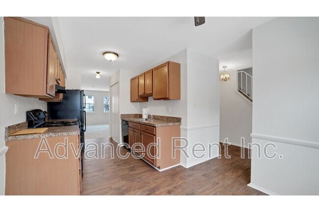 Building Photo - 10 Watkins Glen Ct