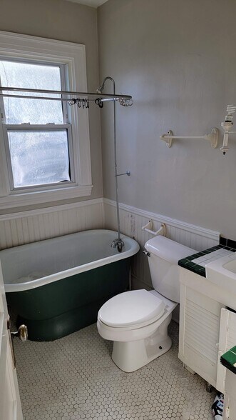 Bathroom - 2734 Harris Ave
