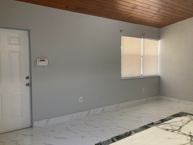 Building Photo - 3630 SW 46th Ave